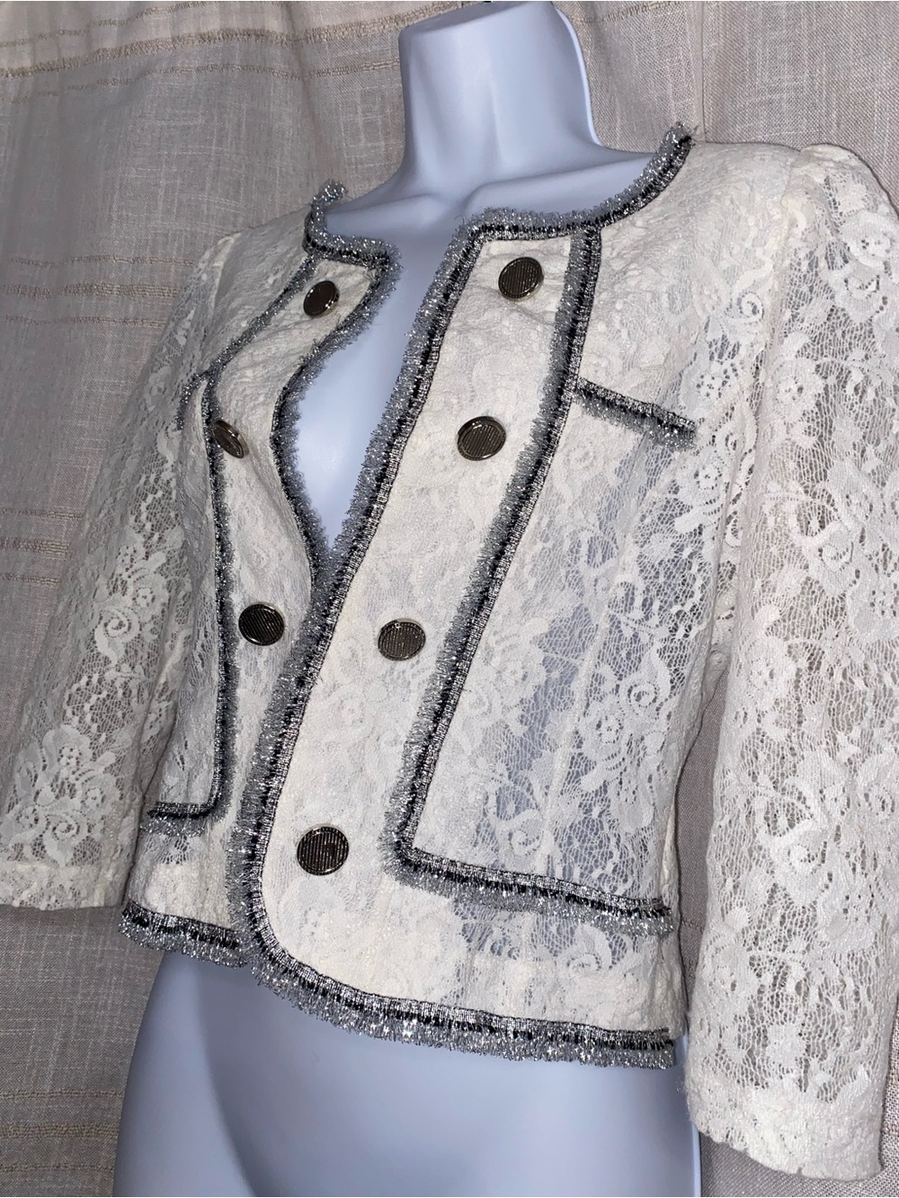 VTG Korean White Floral Lace Shrug Metallic Trim Cropped Jacket M - Picture 4 of 16